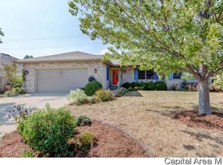 2905 Springwood Dr, Springfield, IL 62712