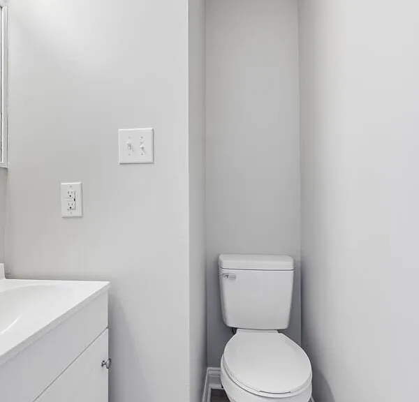 305 Lake St #18 — Photo 14