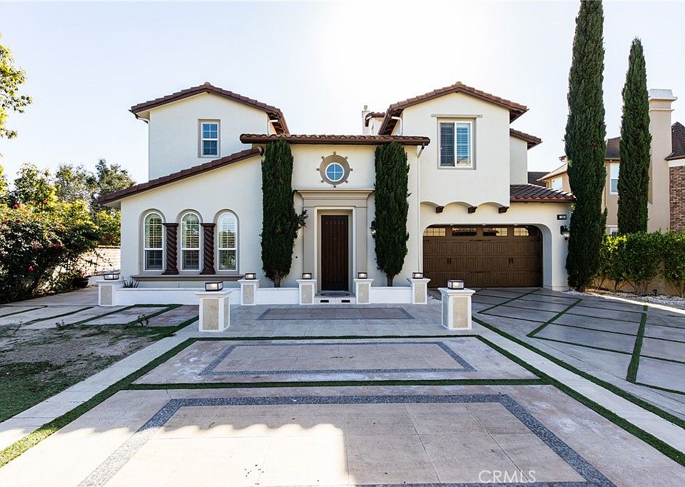 1st image of 18 Elissa Ln
