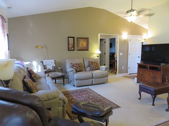 4th image of 7913 W Jordan Blvd