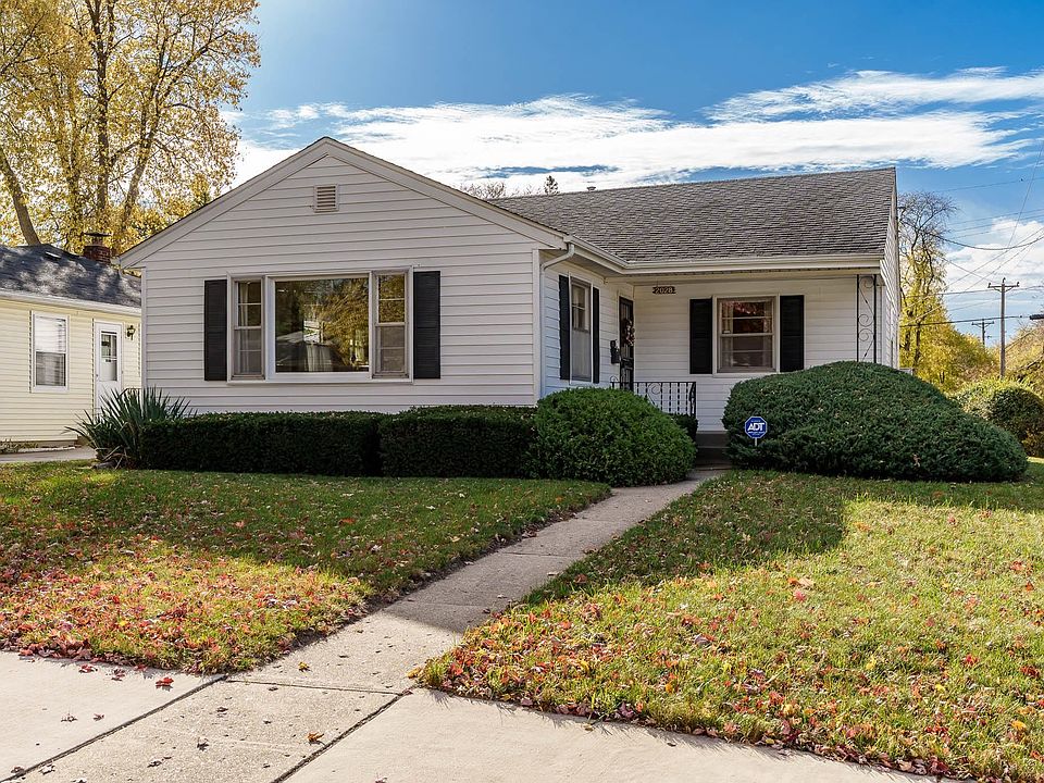 1st image of 2028 Pierce Ave
