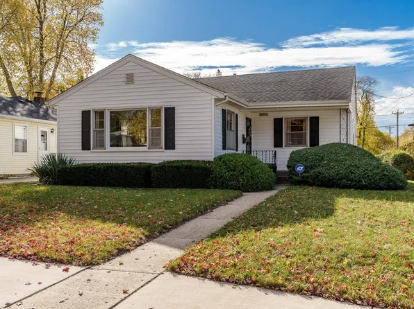 2028 Pierce Ave, Rockford, IL 61103