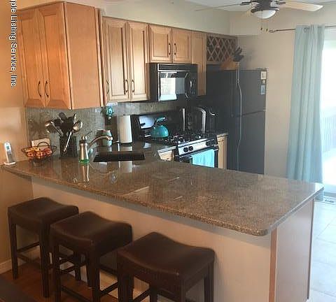 5th image of 24 Bar Ct