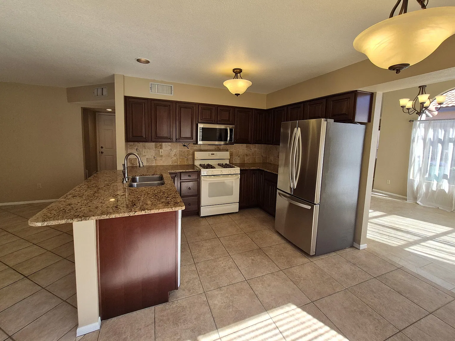 8863 North Willeta Drive - 1 — Photo 3