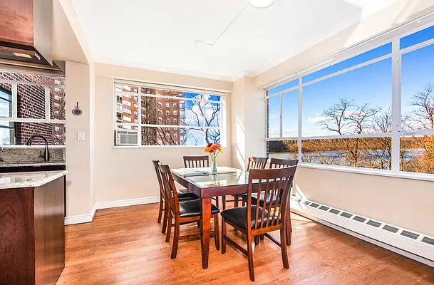 Sold by Re/Max In The City | media 8