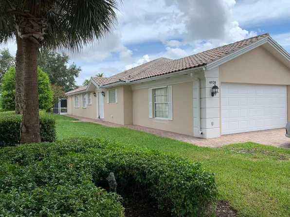 4929 Kingston Way, Naples, FL 34119