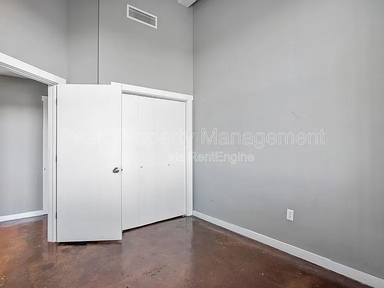 1510 W Broad St — Photo 74