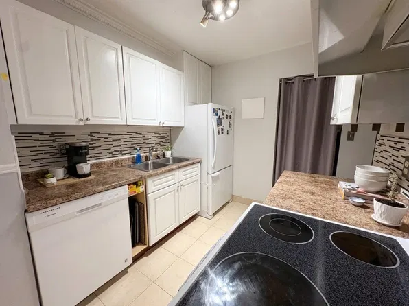 6105 Kingsway #112, Burnaby, BC V5J 5C7