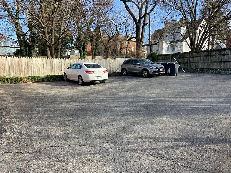 420 Albemarle Ave SW #5 — Photo 2