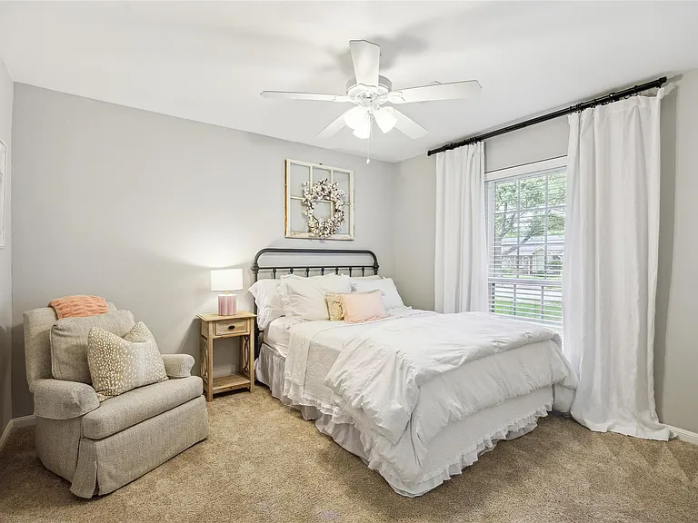 10714 Piping Rock Ln — Photo 31