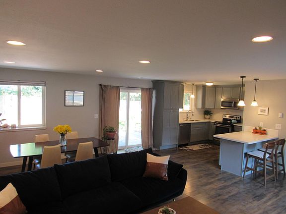 4th image of 5617 N 39th St