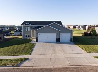 514 18th St SE, Mandan, ND 58554