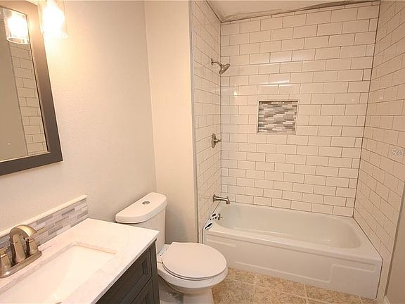 4th image of 2025 Lakewood Club Dr S #G