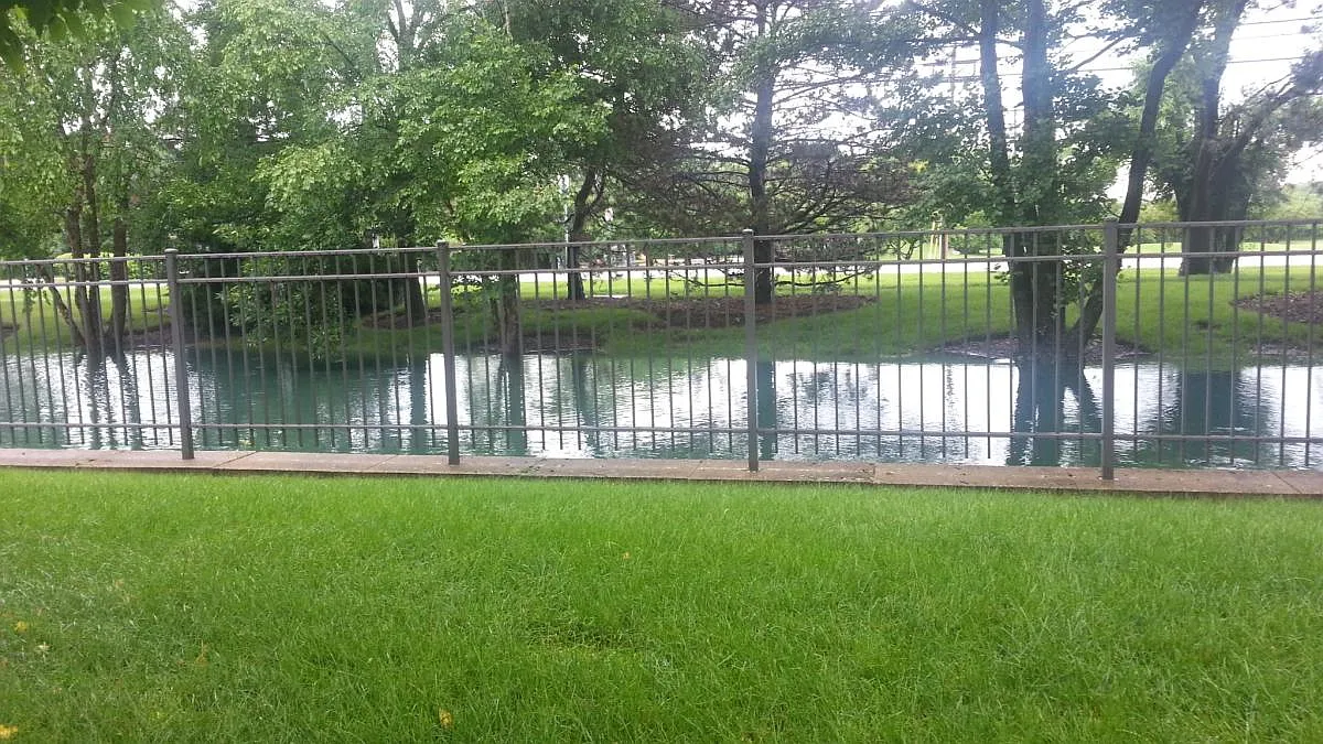 3 bed, 2.5 bath, 1911 sqft, $3,200 — Photo 4