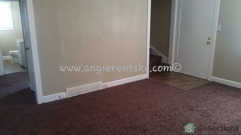 2nd image of 2901 1/2 S Sterling Ave