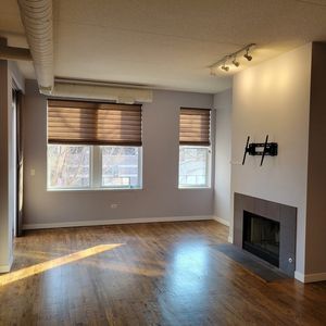 2040 W Belle Plaine Ave UNIT 207, Chicago, IL, 60618