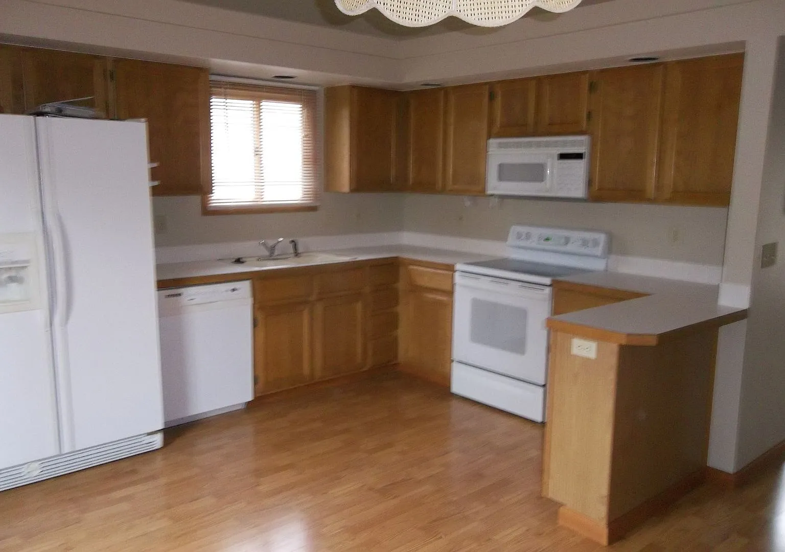 Spacious 3-Bedroom Home with a Large Fenced Yard — Photo 2
