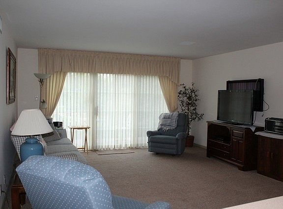 5th image of 3001 Heritage Dr APT 201