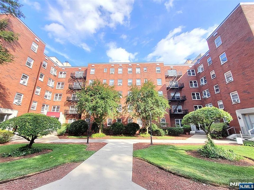 1st image of 2330 Linwood Ave APT 2D
