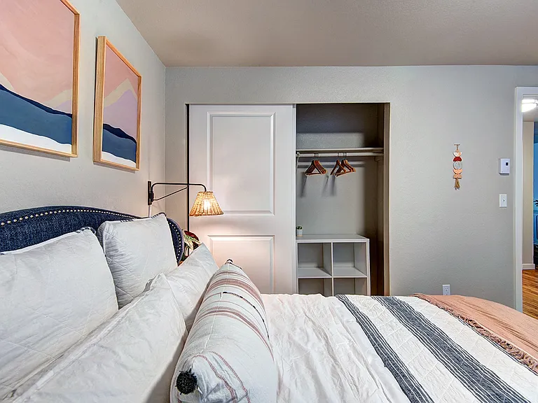 The Lynx Apartments — Photo 9