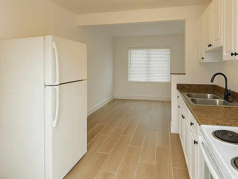 1600 Center St #B1 — Photo 1