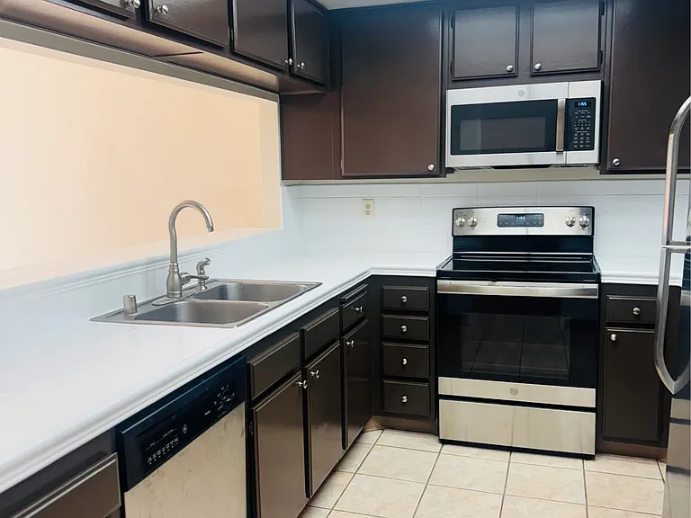 730 Williamsburg Way — Photo 6