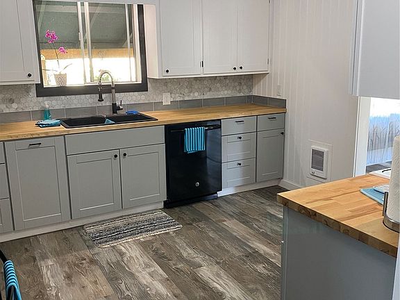 4th image of 1236 Sussex Avenue E