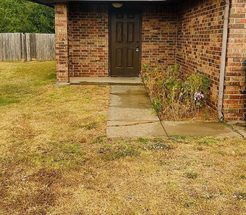 703 NE 21st Ter