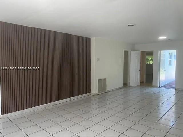 4548 SW 33rd Ave #M — Photo 9