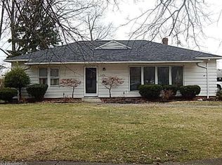 6896 Oakwood Rd, Parma Heights, OH 44130