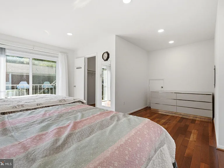 3695 Persimmon Cir — Photo 37