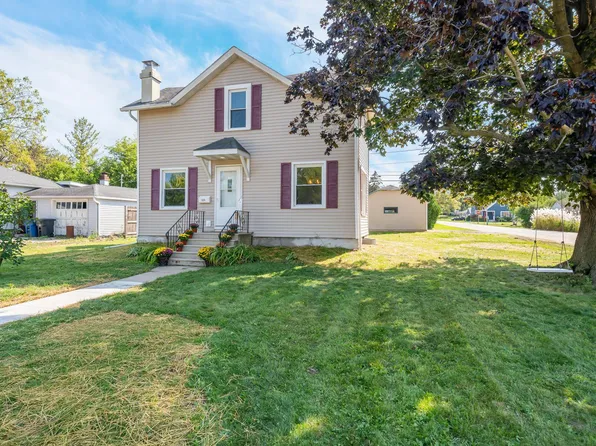 404 E Huron St, Omro, WI 54963