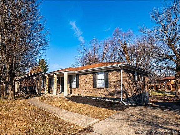 4th image of 810 Castlewood Dr