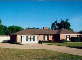 4466 Ridge Rd, Columbus, MS 39705