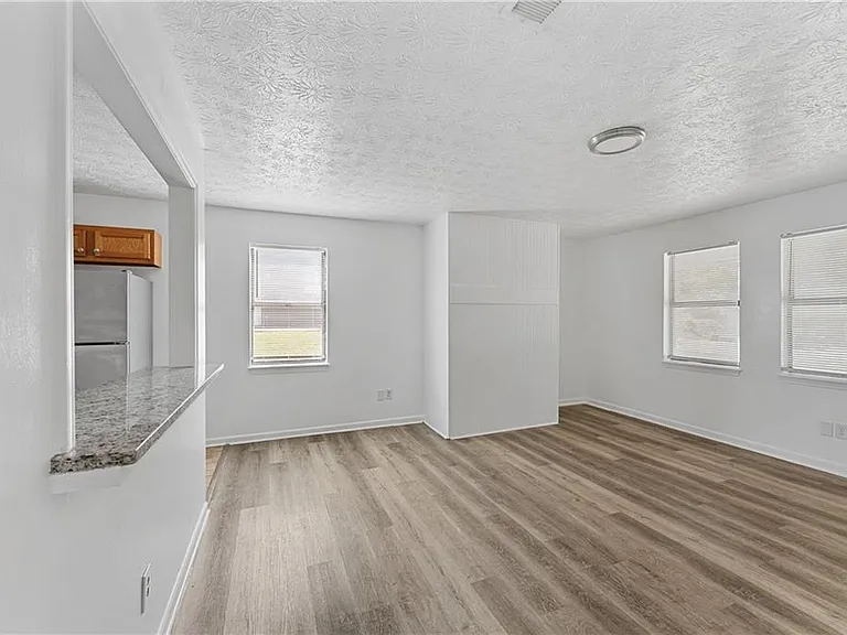 210 Tanglewood Ln #B — Photo 4
