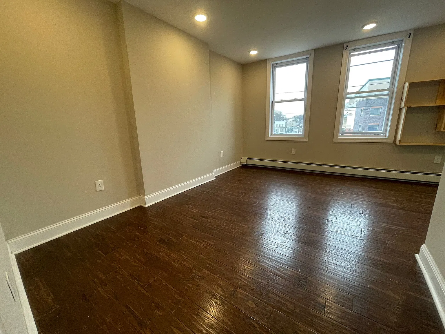 129 Cator Ave — Photo 3