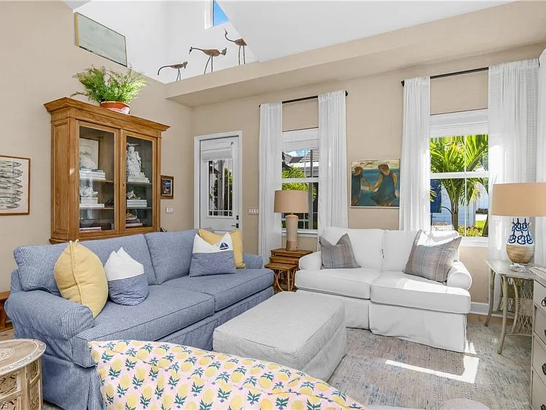7286 Saona Ct — Photo 11