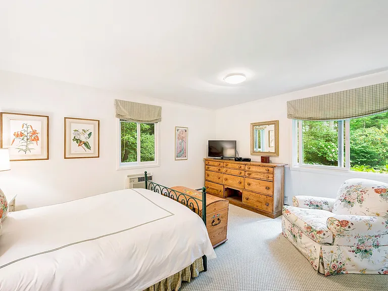 182 Cove Hollow Rd — Photo 10