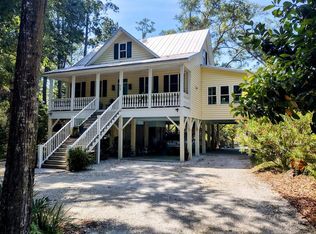 8723 Raccoon Island Rd, Edisto Island, SC 29438