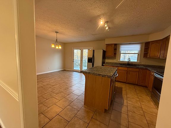 3rd image of 399 Ferris View Dr