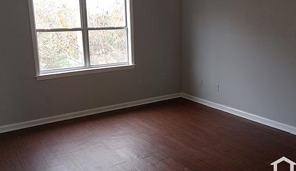 5th image of 3235 Ashwood St