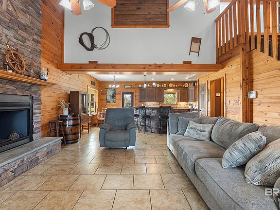 3rd image of 17505 Resmondo Rd