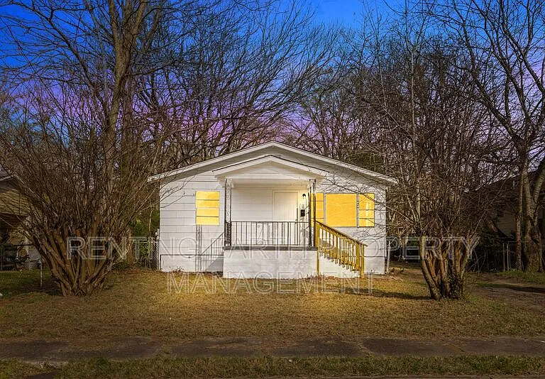 417 Athens Ave — Photo 1