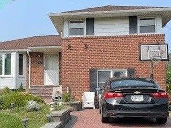 12 Avon Road, Farmingdale, NY 11735