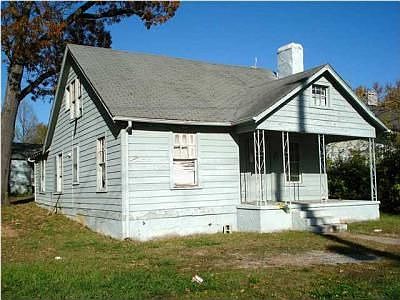1st image of 2419 Kirby Ave