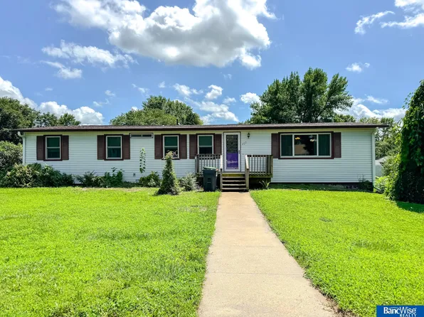 207 E 6th St, Firth, NE 68358