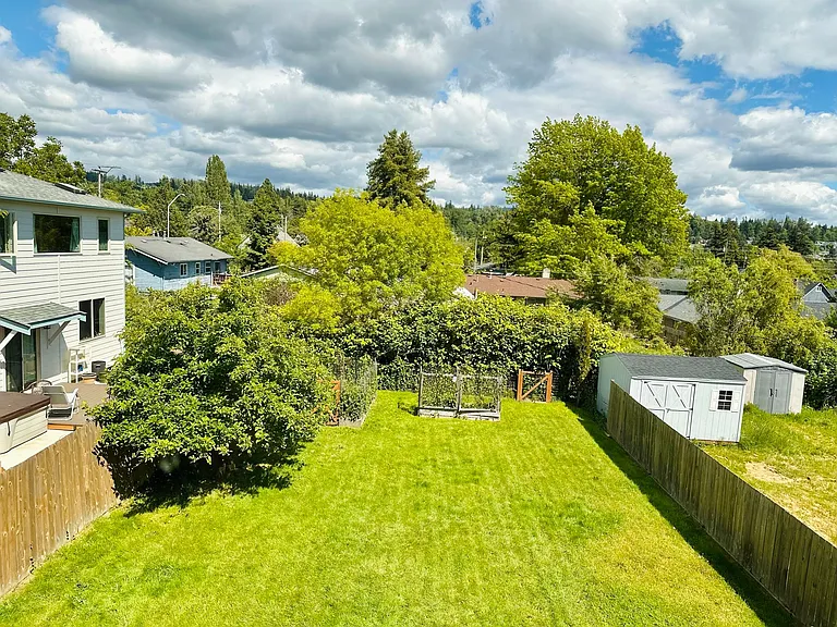 2728 Valencia St — Photo 23