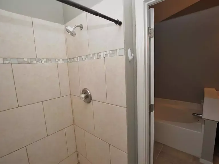 11382 Aston Hall Dr S — Photo 18