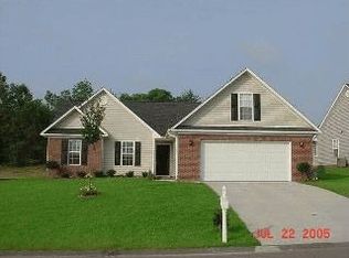 521 Sunpointe Dr, Hope Mills, NC 28348