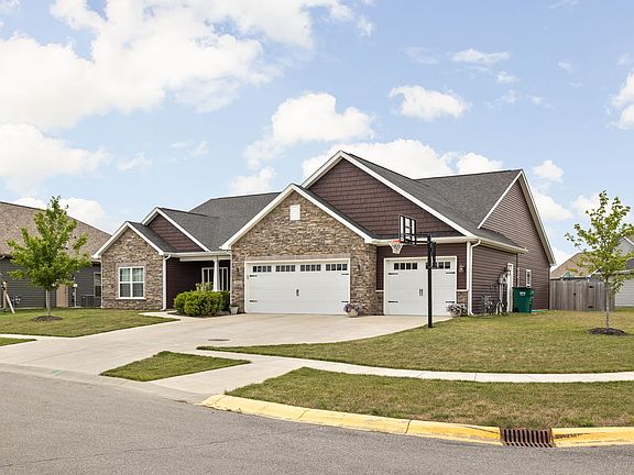 3rd image of 2842 Foxglove Ct